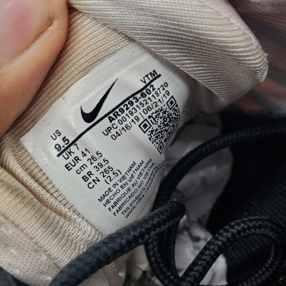 Nike Shoes Women 9.5 Air Max 720 Sneakers AR9293 602 Soft Pink Coral - Picture 3 of 11